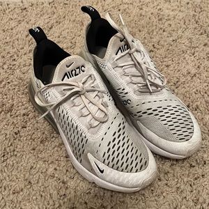 Nike women’s air max 270s